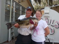 Kirstine-Early-10.74-lb-Lake-Istokpoga,-w-Capt-Don-Hatcher