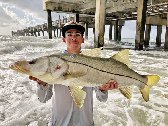 Mateo Burrell aka @mb_snookin went swimming to land this fat snook