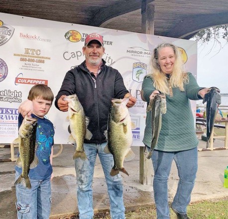 Barron Cox of Tallahassee with a 9-pound Lake Jackson tournament bass