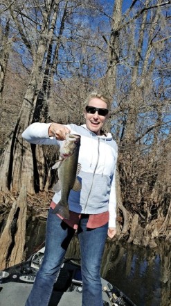 Rhonda from AZ with a nice Dead Lakes bass, her first ever!