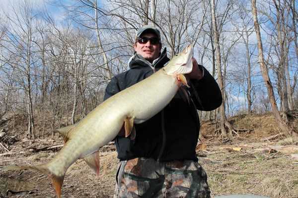 11 fish day with Southern Musky Outfitters 3/3/2013
