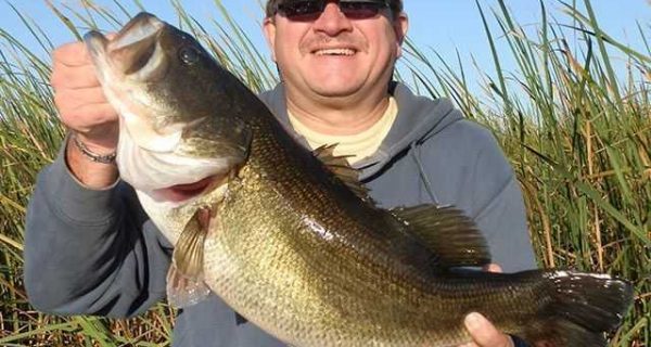 Richard Wolfe from Toledo, Ohio, with a 9.5-pound Okeechobee bass.