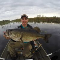 Angler-bass-fishing