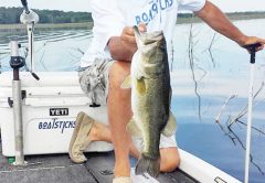 JR Munginger using his Boatstick to pin his boat and catching a nice Lake Jackson bass.