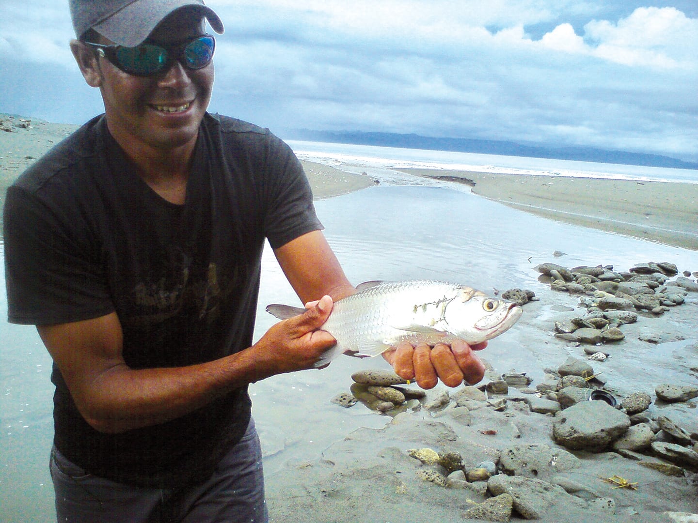 Pros and Cons of Fishing Before Rain, During Rain, and After Rain - Fish  Panama Today