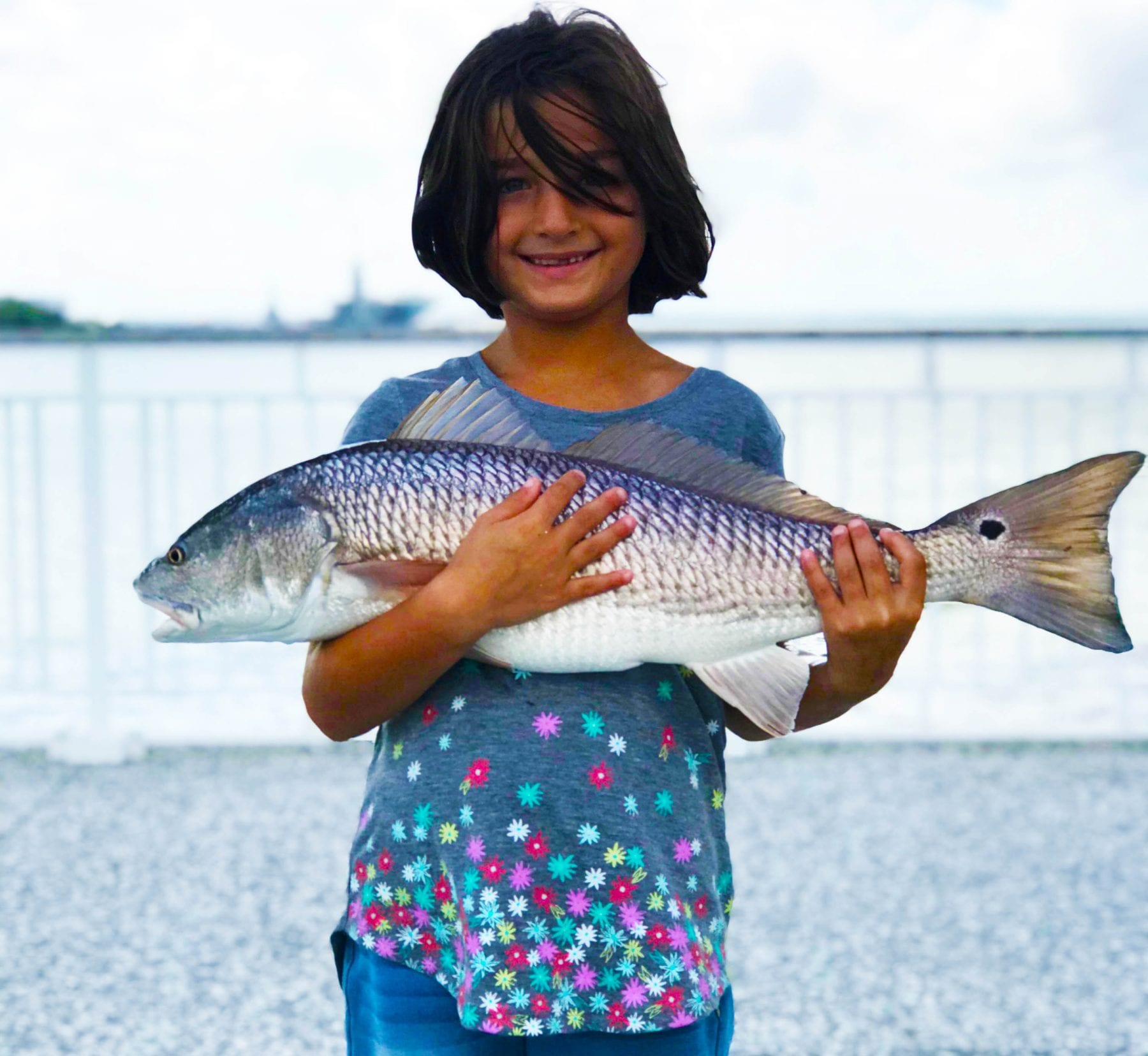 Перл ноябрь рыбы. Rainbow Fish catch Maldives.