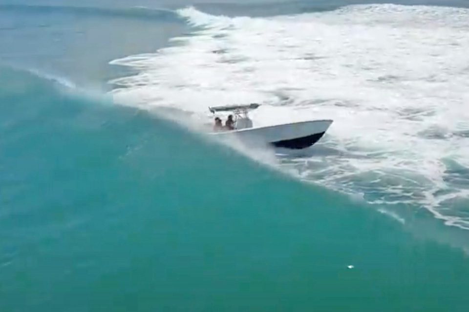 Boat Capsizes in Boynton Inlet 9/20/20 Coastal Angler & The Angler