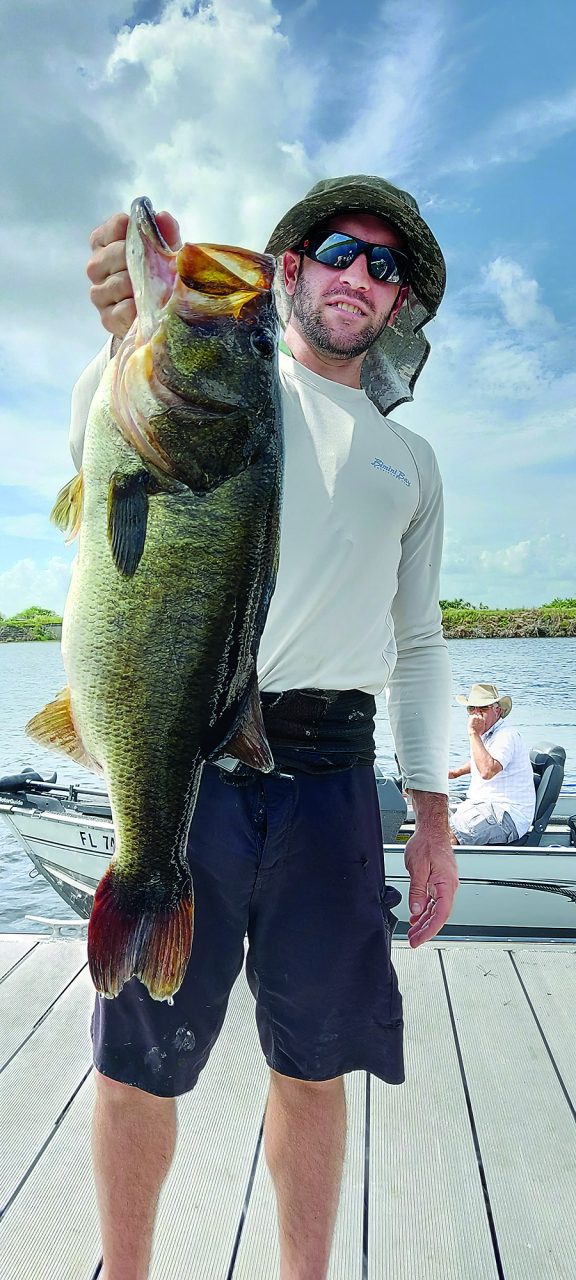 Bass Fishing at Headwaters -- Book NOW – Lake Okeechobee Bass Fishing -  Fishing Guides