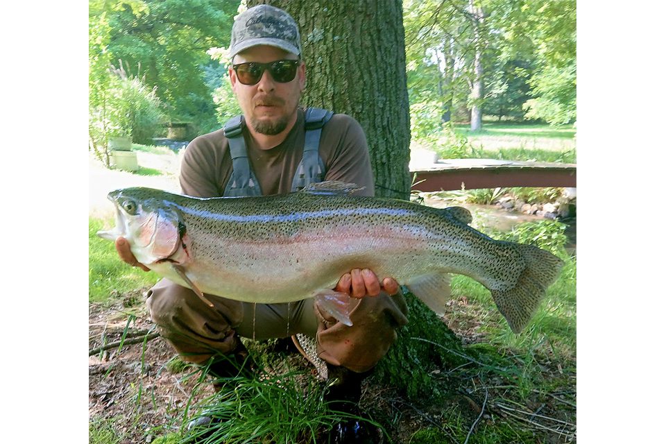 BIGFISH RAINBOW TROUT 偏光サングラス Virginia Angler Breaks 30-Year State Rainbow Trout Record